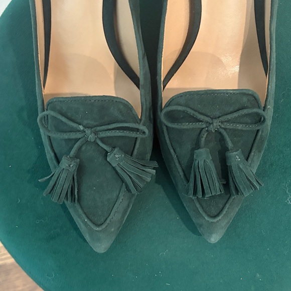 Ann Taylor Forest Green Tassel Heels - Picture 4 of 6